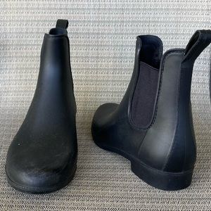 J Crew Chelsea Rain Boots Pull On Rubber Black Size 9